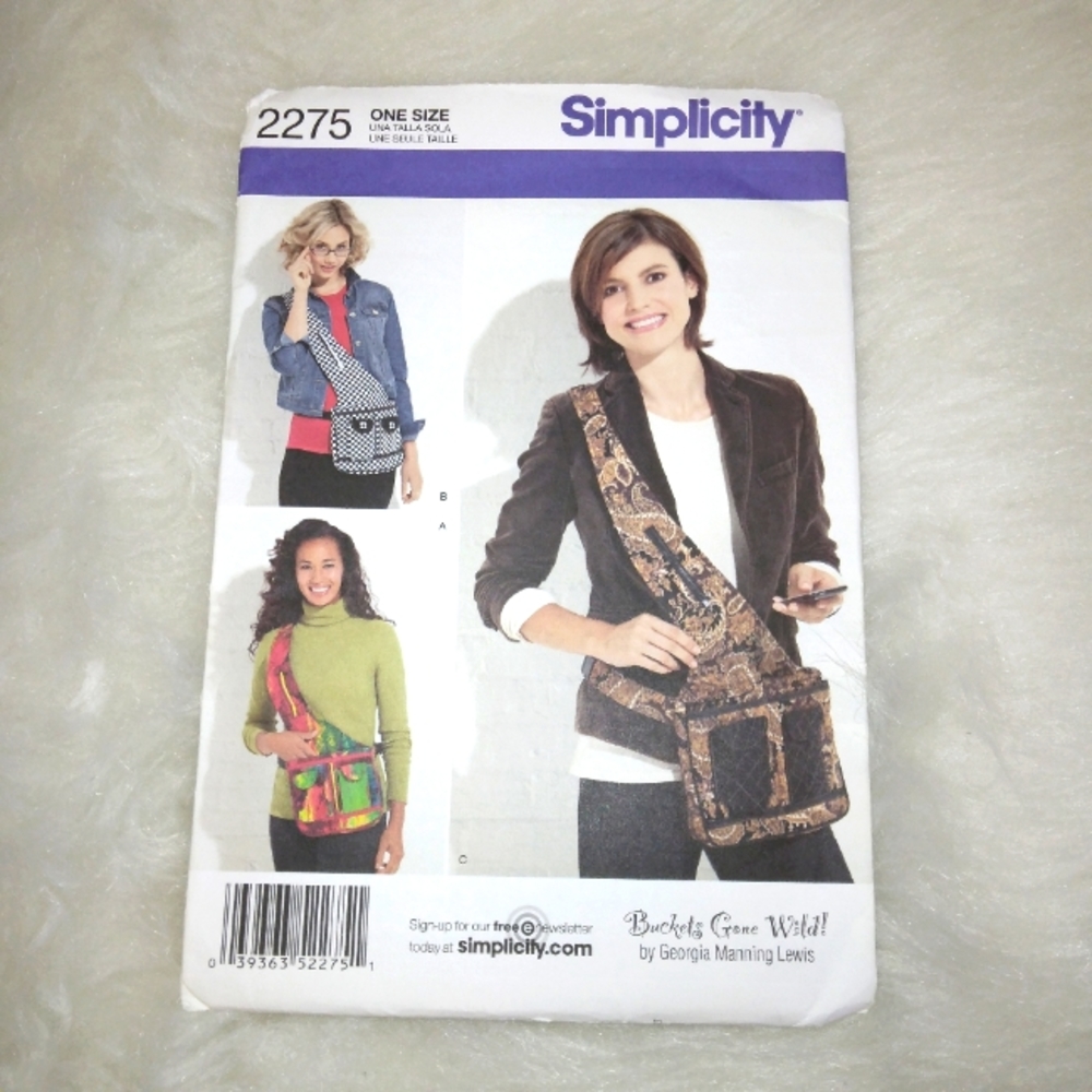 SIMPLICITY 2275 Day bags with securing straps by Georgia Manning Lewis